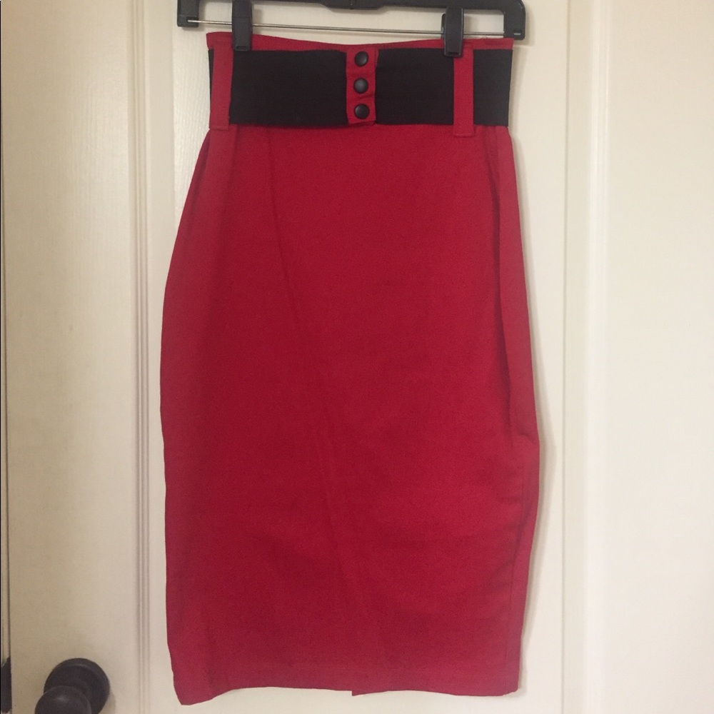 Curve hugging, bad gal, high-waisted wiggle skirt